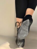 جوراب پیلاتس زنانه مشکی